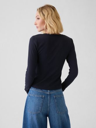 Modern ribborad T-shirt