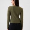 Modern ribborad T-shirt Modern ribborad T-shirt