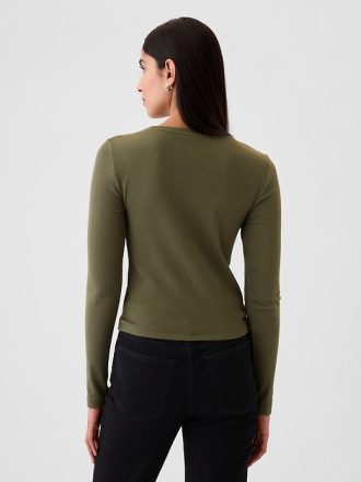 Modern ribborad T-shirt