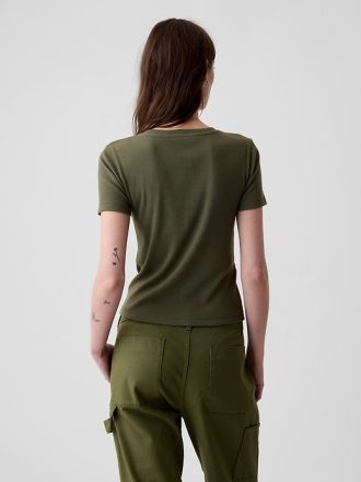 Modern ribborad T-shirt