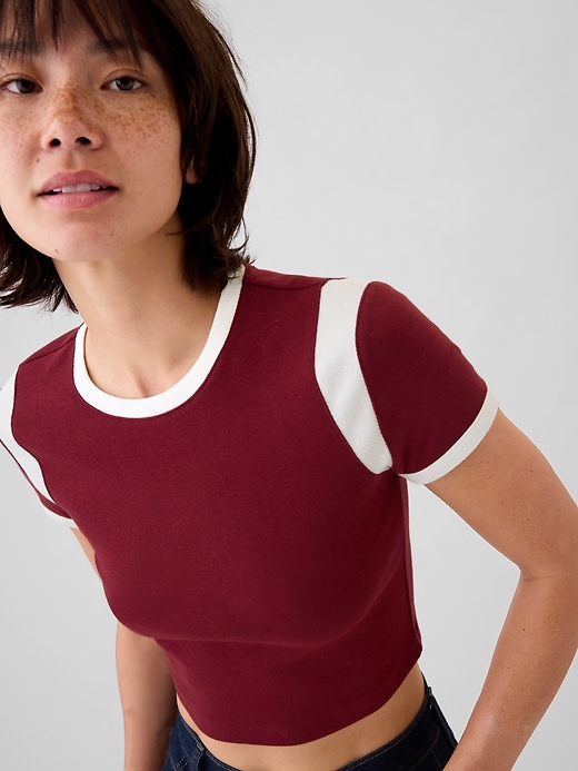 Modern ribborad T-shirt Modern ribborad T-shirt