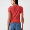 Modern ribborad T-shirt