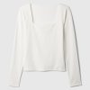 Modern t-shirt med fyrkantig hals