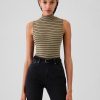 Modernt mockneck linne