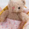 Moppettes Bea Bear Gosedjur med Bassinet och filt kudde
