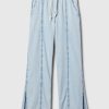 Pull-On byxor i denim med vida ben Pull-On byxor i denim med vida ben