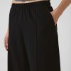 Pull-On byxor med vida ben Pull-On byxor med vida ben