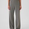 Pull-On byxor med vida ben Pull-On byxor med vida ben
