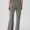 Pull-On byxor med vida ben Pull-On byxor med vida ben