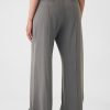 Pull-On byxor med vida ben Pull-On byxor med vida ben