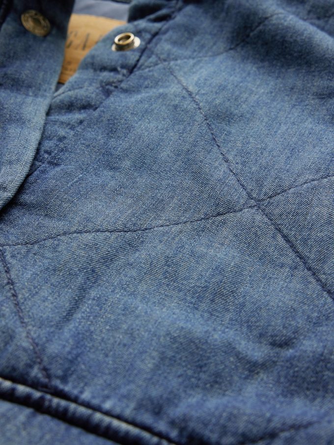 Quiltad jeansskjortajacka