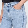 Raka jeans från högt 90-tal