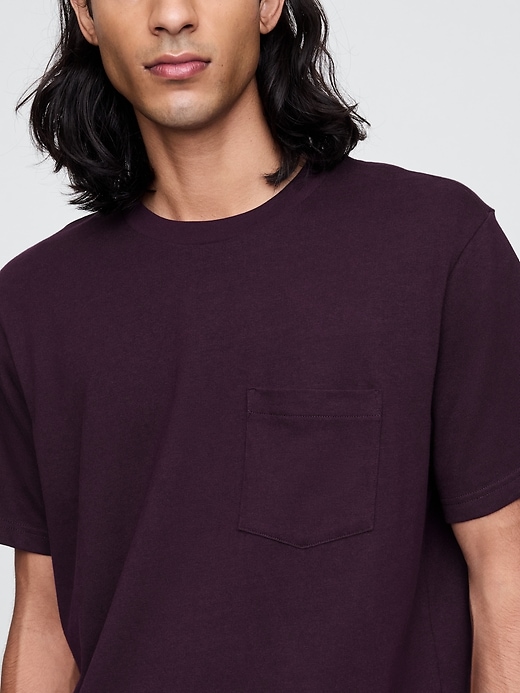 T-shirt med kraftig ficka T-shirt med kraftig ficka