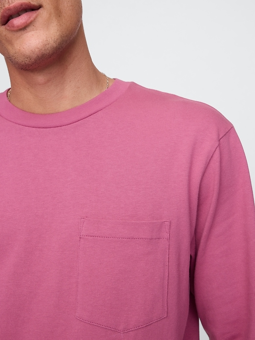 T-shirt med kraftig ficka T-shirt med kraftig ficka
