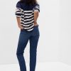 Uppnosiga raka jeans med hög höjd