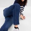 Uppnosiga raka jeans med hög höjd